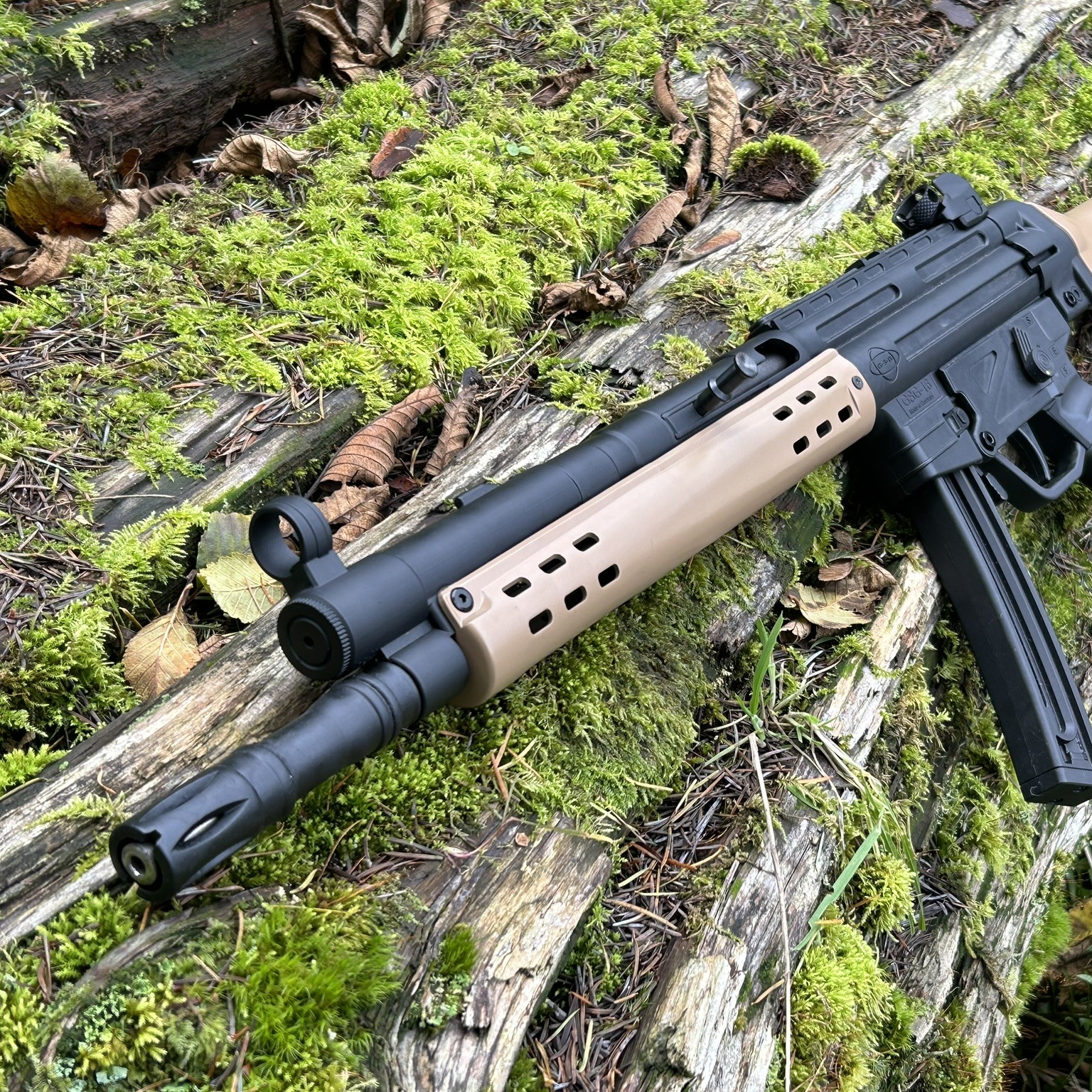 G36KA4 Aluminum Upper Rail with Flip-up Sights – Clutch